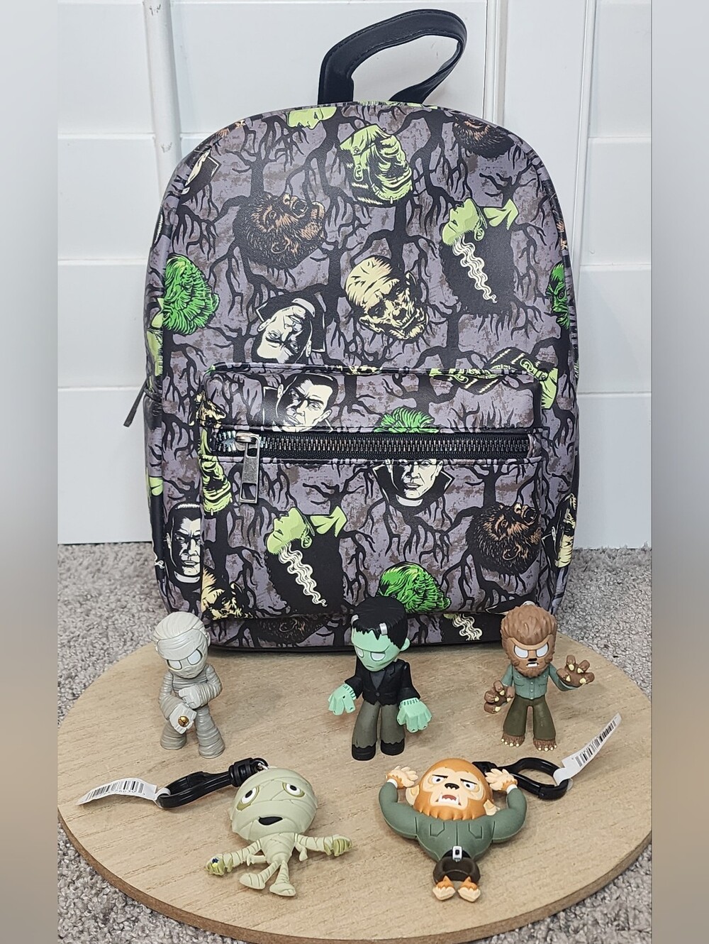 New Bioworld Universal Monsters Mini Backpack, 2 Bag Cliphangers & 3 Figurines